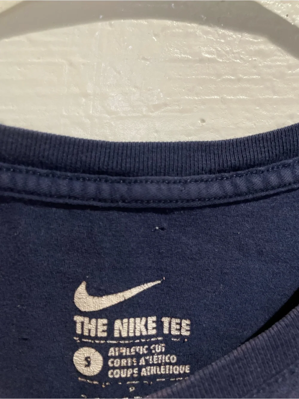Nike Men's Navy Blue Small Swoosh Logo Crew Neck Short Sleeve T-Shirt S